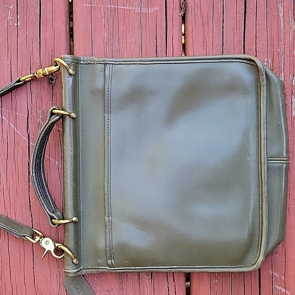 Classic Coach Olive Green Willis Leather Men's Bag - Picture 3 of 16
